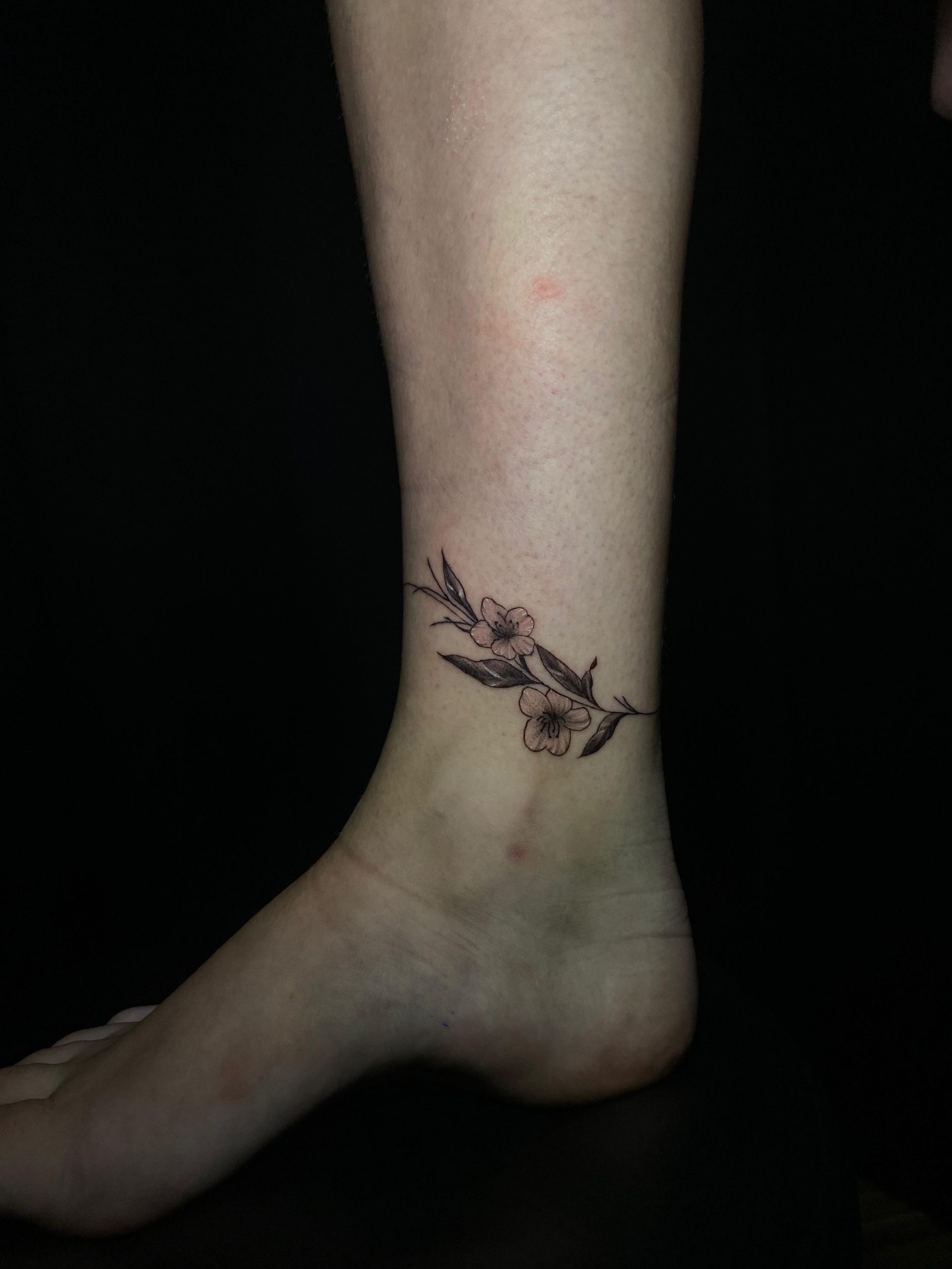 Expert Ink Bali is the best tattoo studio in Seminyak, Bali, offering exceptional artistry and a personalized experience. Our skilled artists specialize in a range of styles, from traditional Balinese tattoos to modern designs.