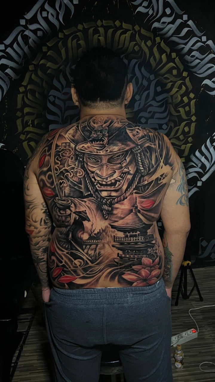 Native American tattoos often feature powerful symbols like feathers, dreamcatchers, animals, and tribal patterns. In Bali, skilled artists can design these tattoos with intricate details and cultural respect. Walk-in services provide an opportunity to create meaningful ink that honors Native American heritage and personal connection.
