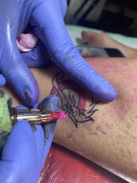 From design to ink, getting a custom tattoo in Kuta is a personalized experience. Walk-in services allow you to collaborate with skilled artists to create your ideal tattoo. The process includes consultation, design adjustments, and skilled inking to bring your vision to life.