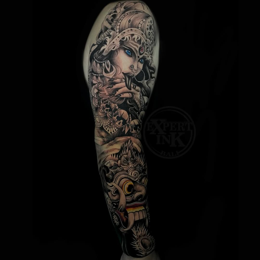 Black and colour tattoos in Kuta offer diverse options for every style. Walk-in services help you choose the perfect design, whether bold black ink or vibrant colours. Work with artists to find the ideal tattoo that suits your personality and taste.