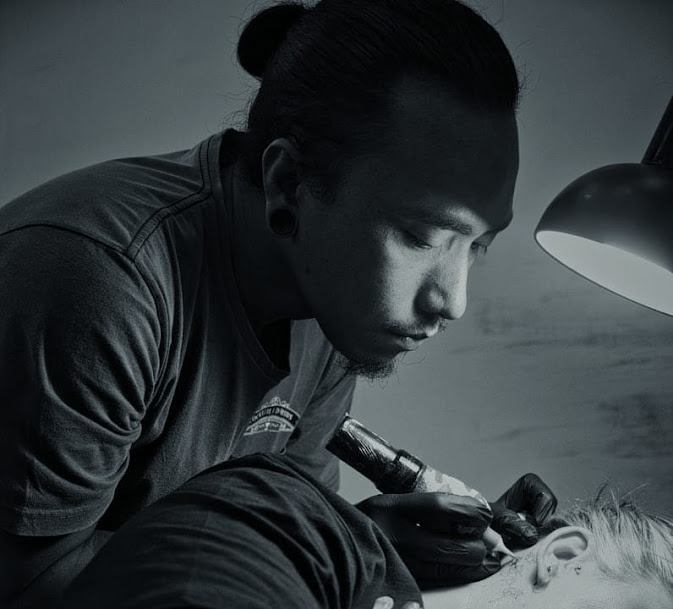Tips for traveling to Bali for your next tattoo include researching local studios and artists, ensuring they follow health and safety standards. Make a consultation appointment in advance, or take advantage of walk-in services for a spontaneous design. Prepare for the Bali climate and aftercare to keep your tattoo looking fresh throughout your trip.